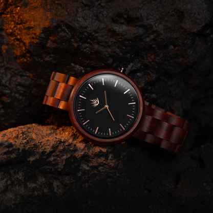 Línea Edición Especial | 44mm | Sándalo rojo | Oro Rosa | Carátula Negra