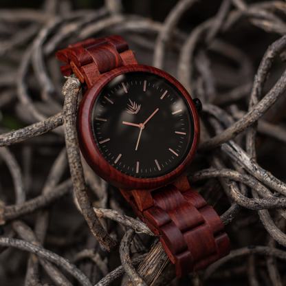 Línea Edición Especial | 44mm | Sándalo rojo | Oro Rosa | Carátula Negra