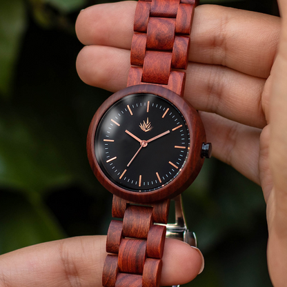 Línea Edición Especial | 44mm | Sándalo rojo | Oro Rosa | Carátula Negra