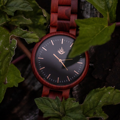 Línea Edición Especial | 44mm | Sándalo rojo | Oro Rosa | Carátula Negra