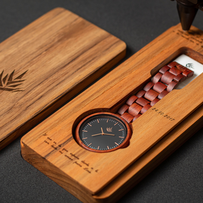 Línea Edición Especial | 44mm | Sándalo rojo | Oro Rosa | Carátula Negra