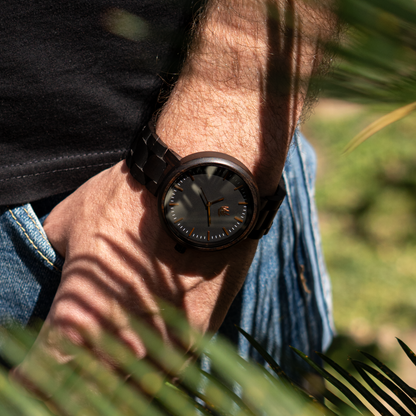 Línea Edición Especial | 44mm | Ébano | Bronce