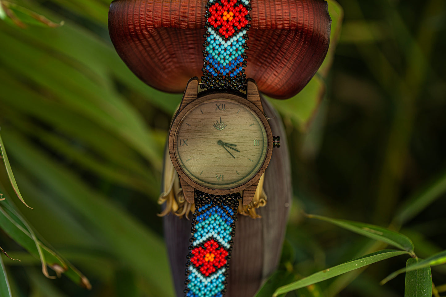 Línea Clásica | 44mm | Nogal | Arte Wixárika